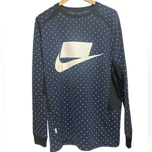 Nike NSW long sleeved mens size  M blank logo crew in excellent condition